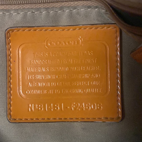 Are use coach purse - Picture 4 of 6